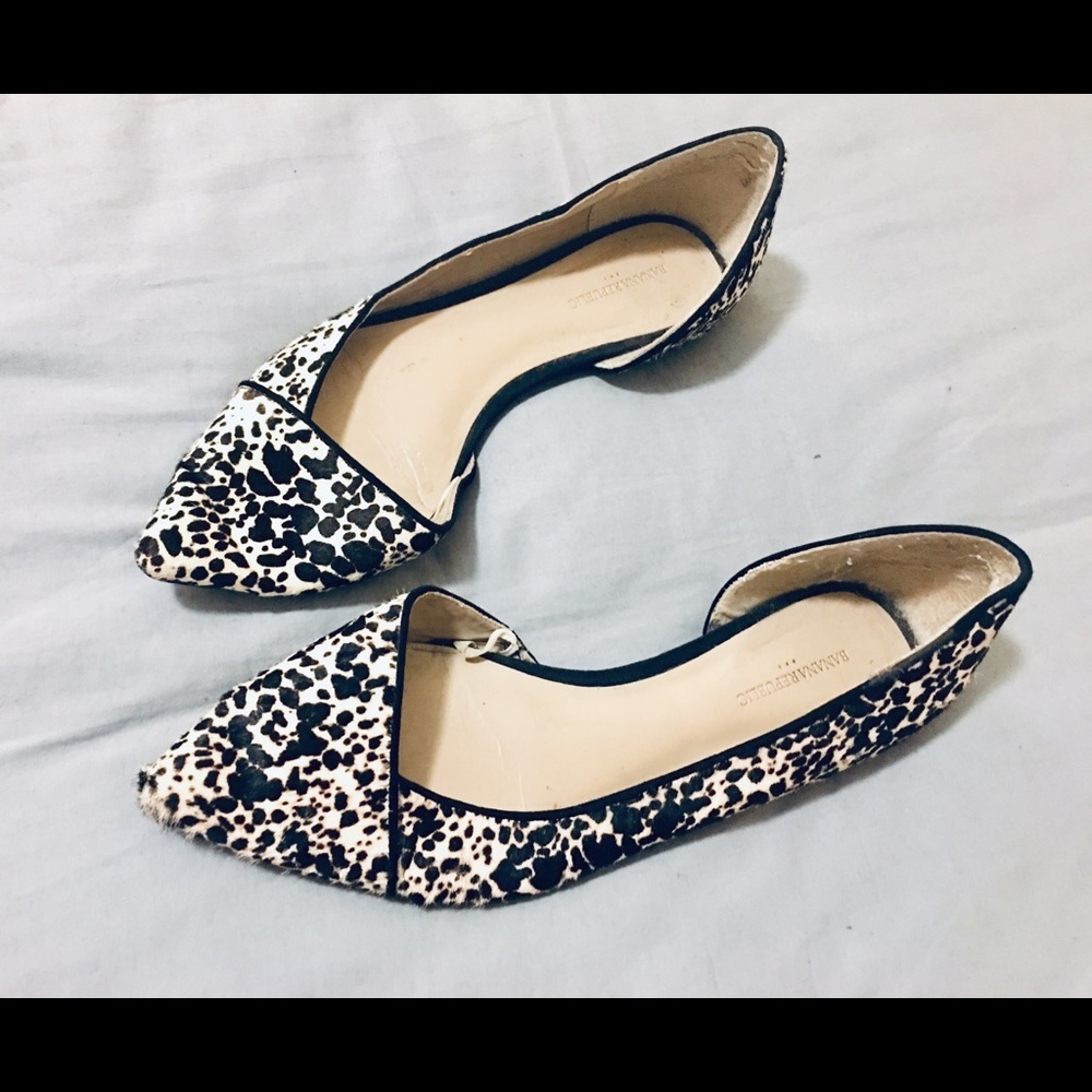 Banana Republic Calf hair flats pointed toe